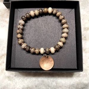 Penny bracelet. Stretch. Natural stones. Brown beige.